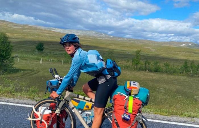 From Haute-Loire to Norway by bike at 18, she exhibits her memories of this extraordinary project