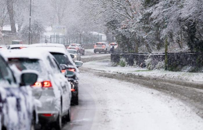 Weather UK live: Travel chaos and schools closures mount as up to 15cm more snow expected to fall