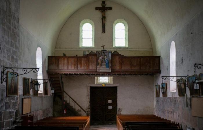 In France, churches closed due to their dilapidation, work postponed due to lack of resources