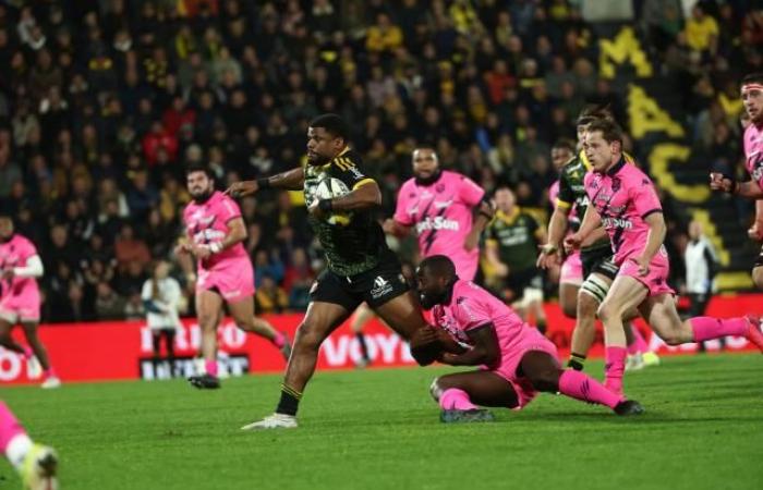 Jonathan Danty (La Rochelle) lined up in the third line against Castres