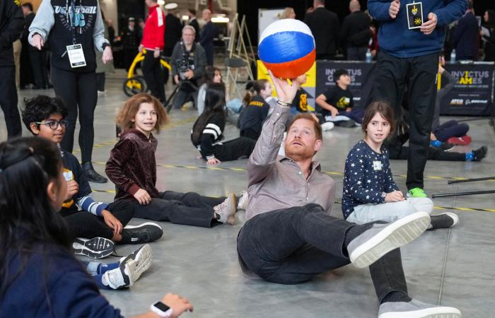 Prince Harry plays sitting volleyball in Canada with elementary school students