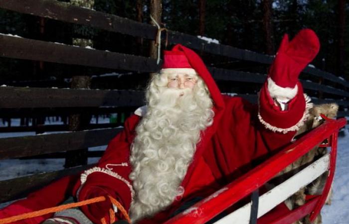 North: the mayor of a town issues a municipal decree authorizing Santa Claus to “fly freely over the airspace”