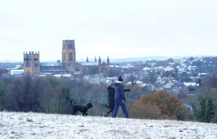 In Pictures: UK shivers as snowy weather sweeps in