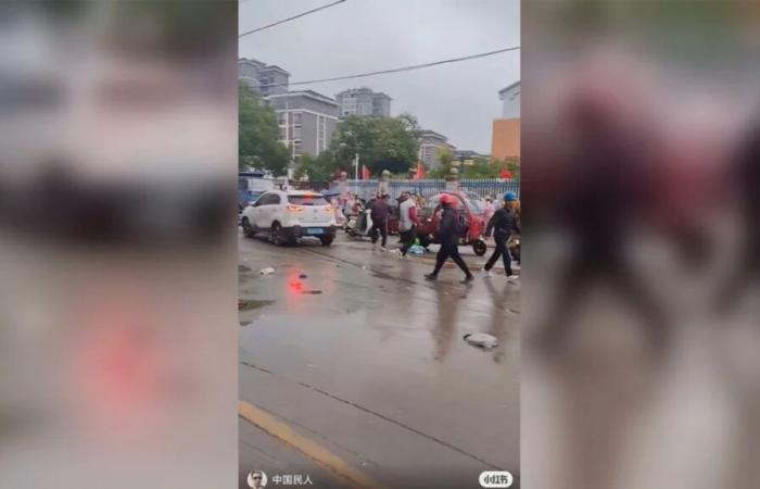 Many children injured by vehicle outside primary school in central China