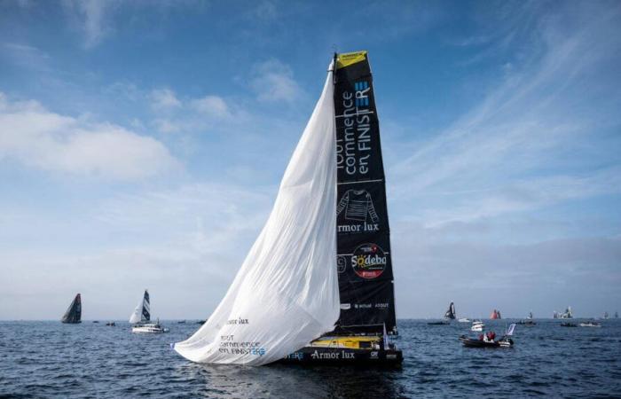 Jean Le Cam sets sail towards the doldrums… Follow the day live