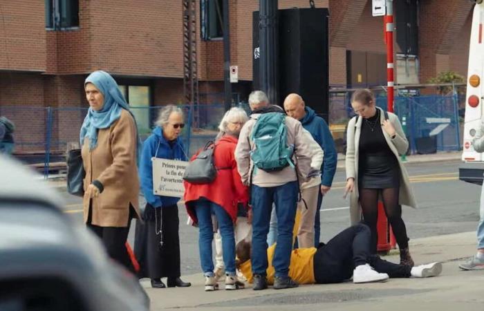 French people test whether Quebecers “have good hearts” in a very violent way