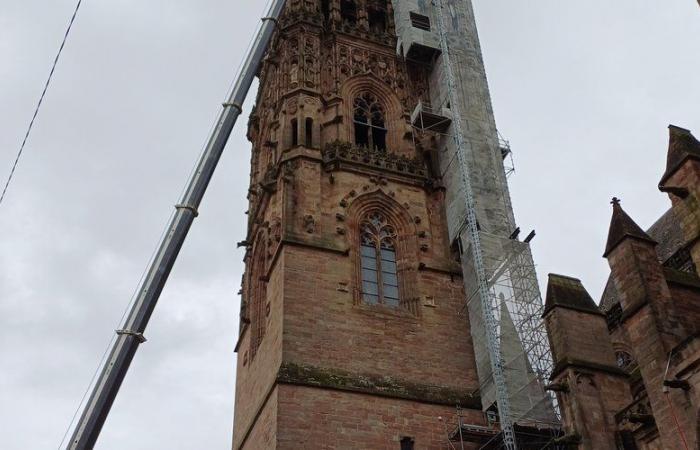 After the virgin, the campanile and the bell come down from the bell tower of Rodez Cathedral