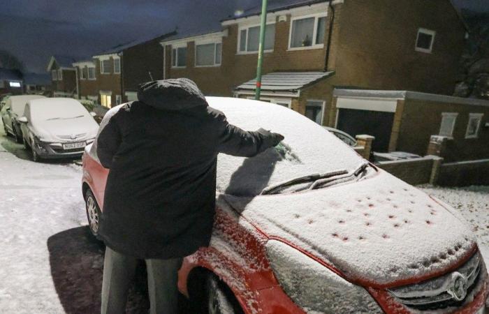 Schools close & Brits battle sheets of snow as temps plunge to -8C with further 8 inches to fall causing travel carnage