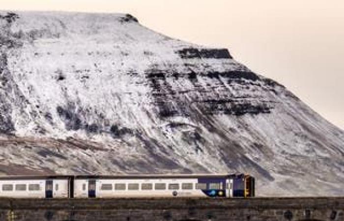 Weather UK live: Travel chaos and schools closures mount as up to 15cm more snow expected to fall