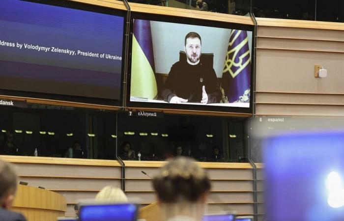 On the thousandth day of the war in Ukraine, Zelensky calls on the EU to increase pressure on Moscow