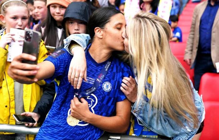 The two footballers Sam Kerr and Kristie Mewis announce that they are expecting a child together