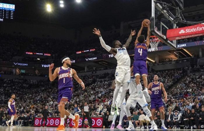 Suns to start two big-men to cap off back-to-back vs. Magic