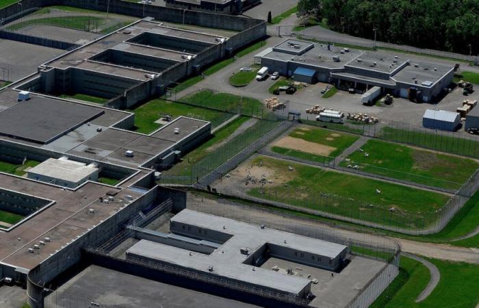 Search for a firearm: confinement at the Quebec Detention Facility