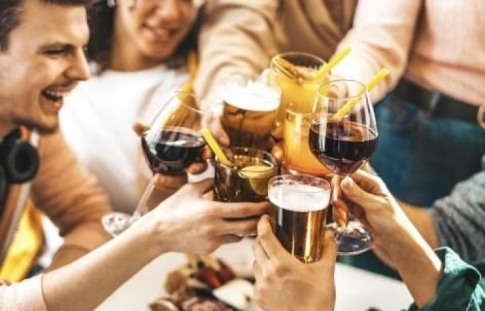 Beer or wine? One of these two alcohols is associated with a poorer lifestyle