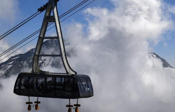 six injured, two of them serious, in a cable car accident on a construction site