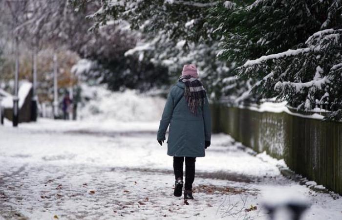 In Pictures: UK shivers as snowy weather sweeps in