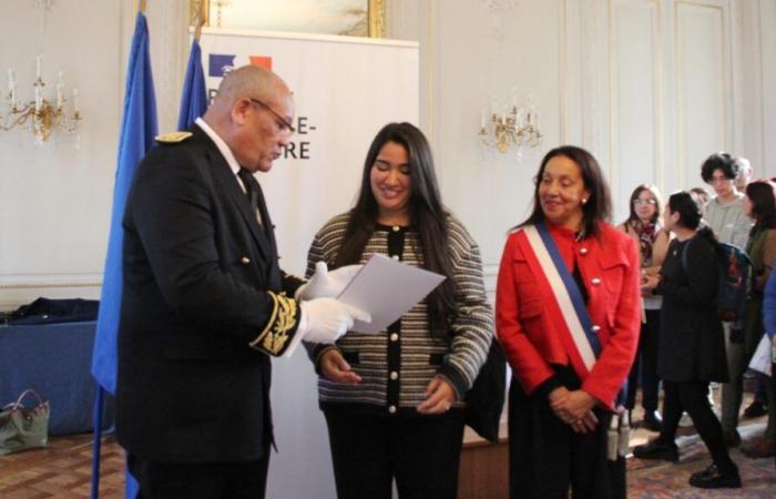 a welcome ceremony for the 119 new French citizens