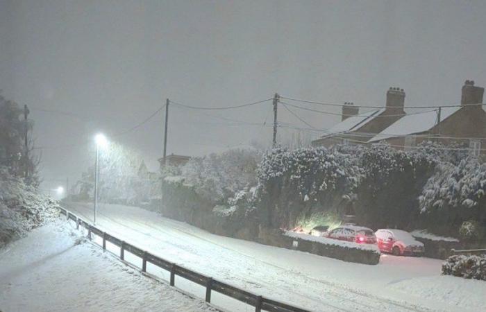 Heavy snowfall hits Wrexham – schools closed and power cuts