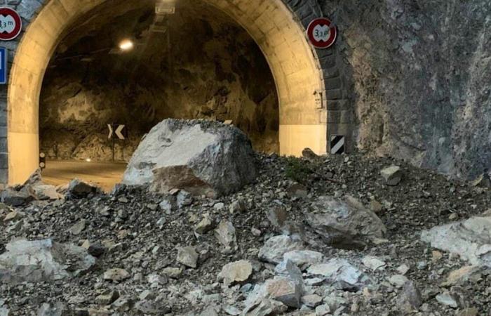 A piece of cliff collapses in Valais. The Sierre – Zinal road cut