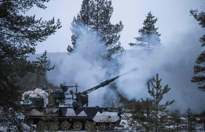 NATO conducts its largest artillery exercise in the Arctic, near Russia