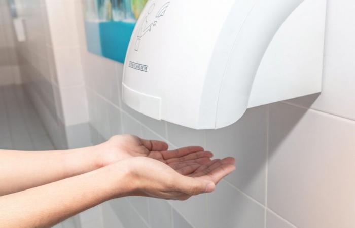 why should you avoid hand dryers?