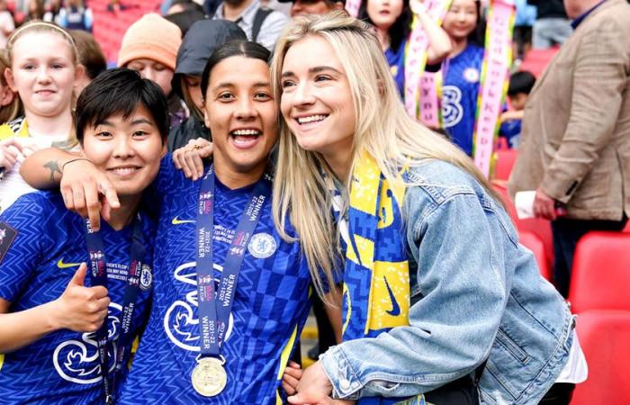 Sam Kerr and Kristie Mewis are expecting their first child together