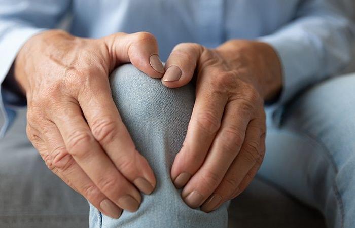 Physiotherapy before knee replacement is cost-effective, particularly for certain patients