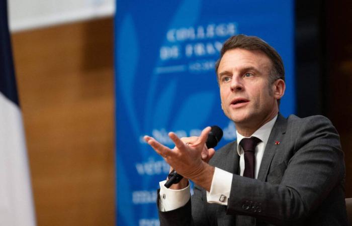 Emmanuel Macron as you've rarely seen him: phone in hand, hoodie and three-day beard