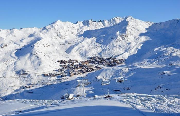 Val Thorens. Violent gondola accident in a ski resort, seriously injured