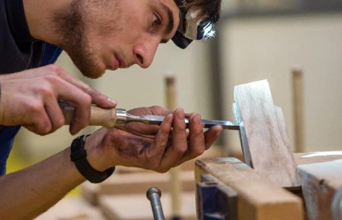 In Saint-Pol-de-Léon, the ultimate clog maker in Finistère preserves a disappearing tradition