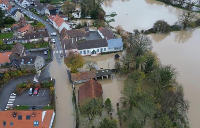 images of Hesdigneul-lès-Boulogne, flooded due to the overflow of the Liane