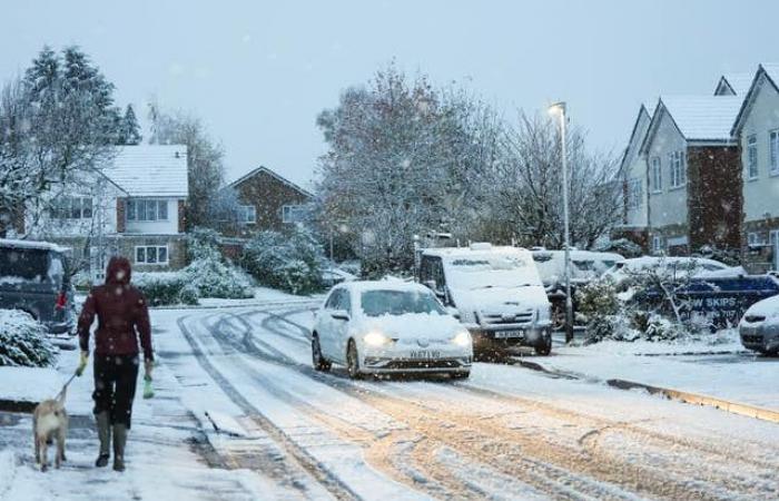 In Pictures: UK shivers as snowy weather sweeps in