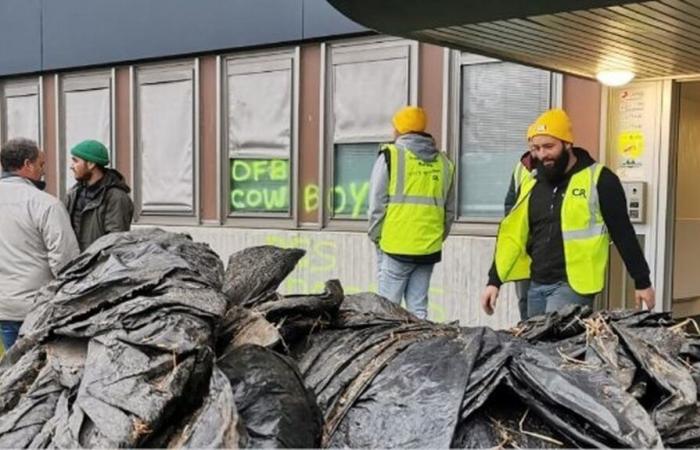 around thirty farmers forcibly entered and damaged the premises of the French Biodiversity Office in Guéret