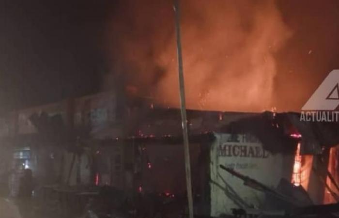 Masi-Manimba: articles and commercial houses destroyed in a fire on the RN1