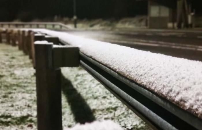 The snow is here: a thin layer observed on the heights of the country