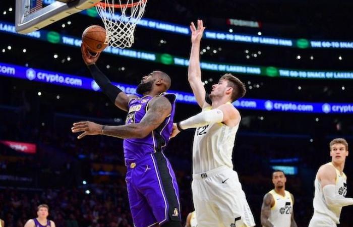 Lakers Improve To 2-0 After Win Over Jazz