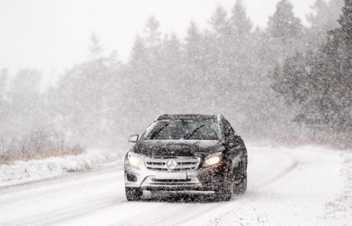 More snow to fall over the weekend as Met Office issues warning for floods | UK News