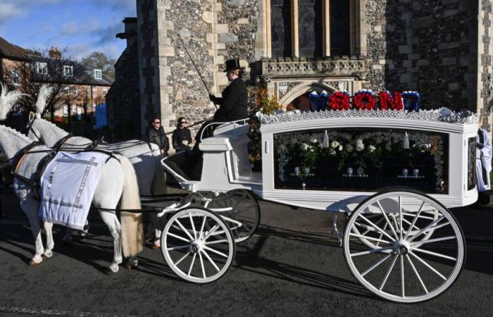 the singer's relatives and One Direction were gathered at his funeral in the south of England