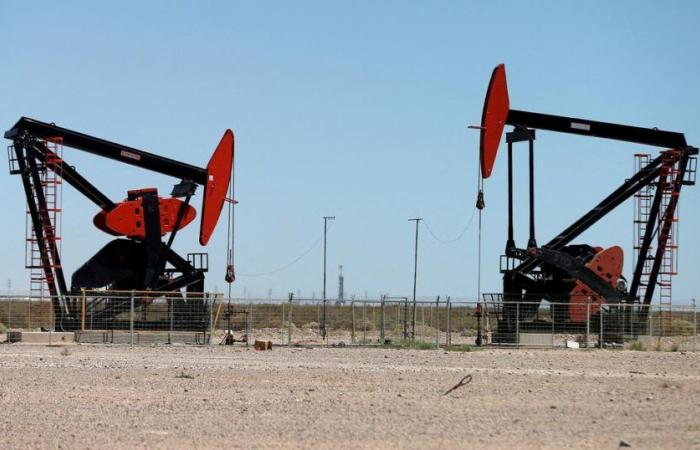 surprise rise in oil stocks