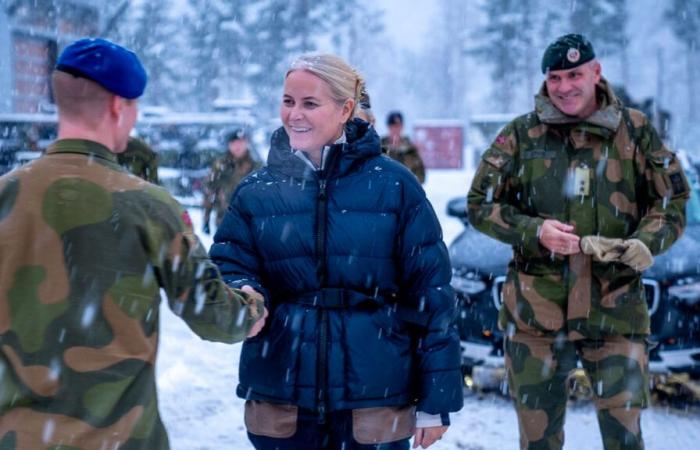 Crown Princess Mette-Marit reunites with her daughter Ingrid Alexandra in the army