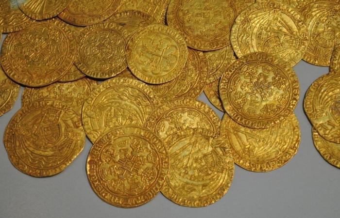 Plumber discovers 2.3 million euros worth of gold coins in house under construction in Austria