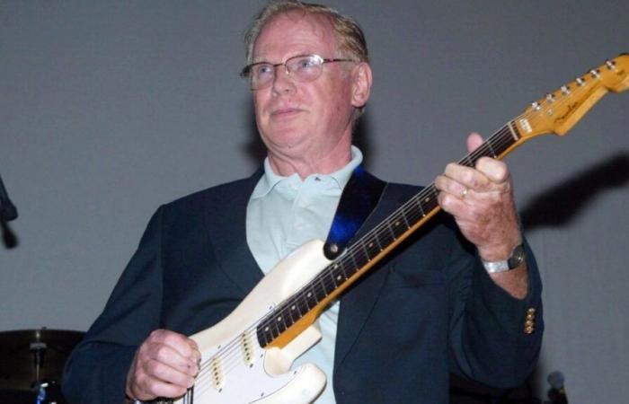 “I put a crushed cigarette packet underneath it to get it nearer the strings… It helped give the guitar a mysterious sound”: Vic Flick, the guitarist who played the iconic James Bond riff, dies aged 87