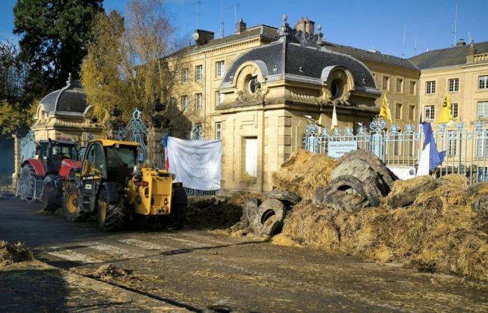 Radio 8 Ardennes | Farmers evicted by the CRS at the request of the Prefect