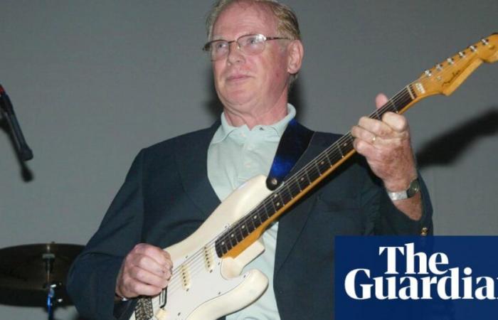 Vic Flick, guitarist on the James Bond theme, dies aged 87 | Music