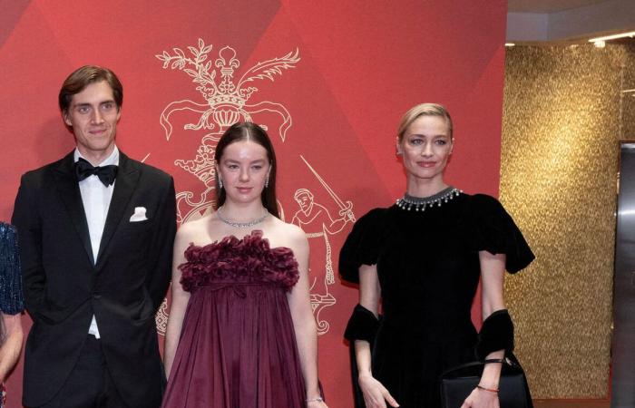 Princess Caroline sparkles alongside her glamorous children at the National Day gala with Albert II and Charlene