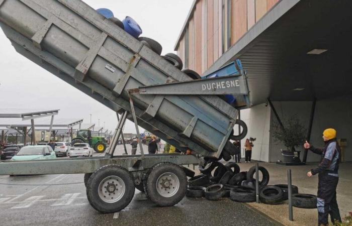 On their way to Gironde, farmers from Lot-et-Garonne are targeting a supermarket in Marmande