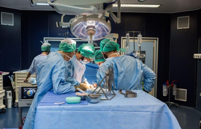 The Bordeaux University Hospital carried out the first triple cross kidney transplant in France