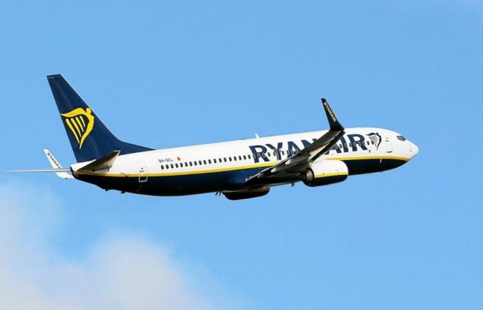 In France, Ryanair threatens to stop serving ten regional airports if the sector sees its taxes increased