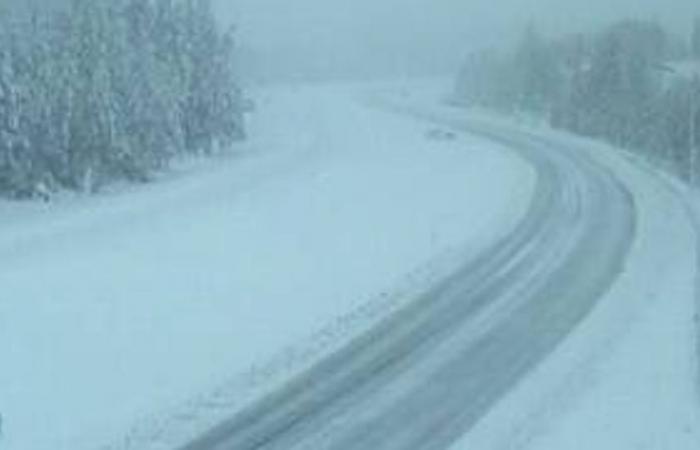 Winter weather causes widespread road closures in Northern California