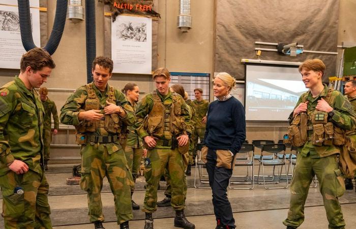 Crown Princess Mette-Marit reunites with her daughter Ingrid Alexandra in the army